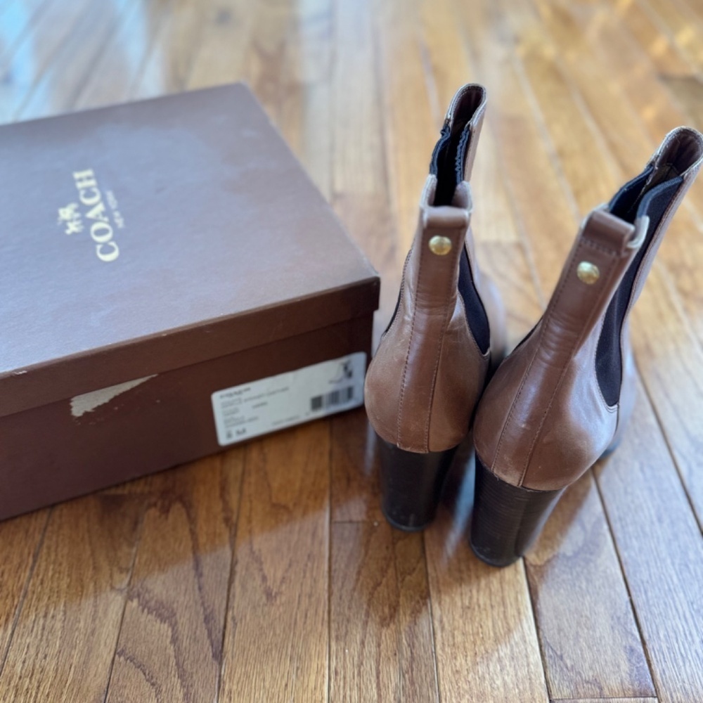 Authentic Coach Odelle Sydney Leather, Size 8 M, Color Saddle Brown - Picture 2 of 5